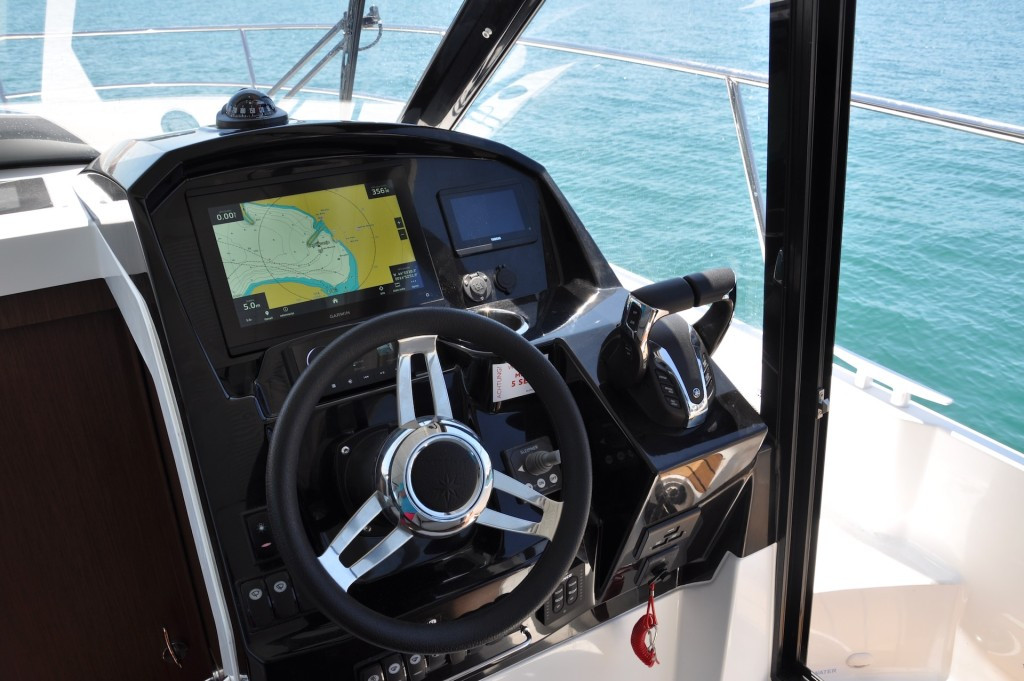 Yacht JEANNEAU - Merry Fisher 895 "Ema"