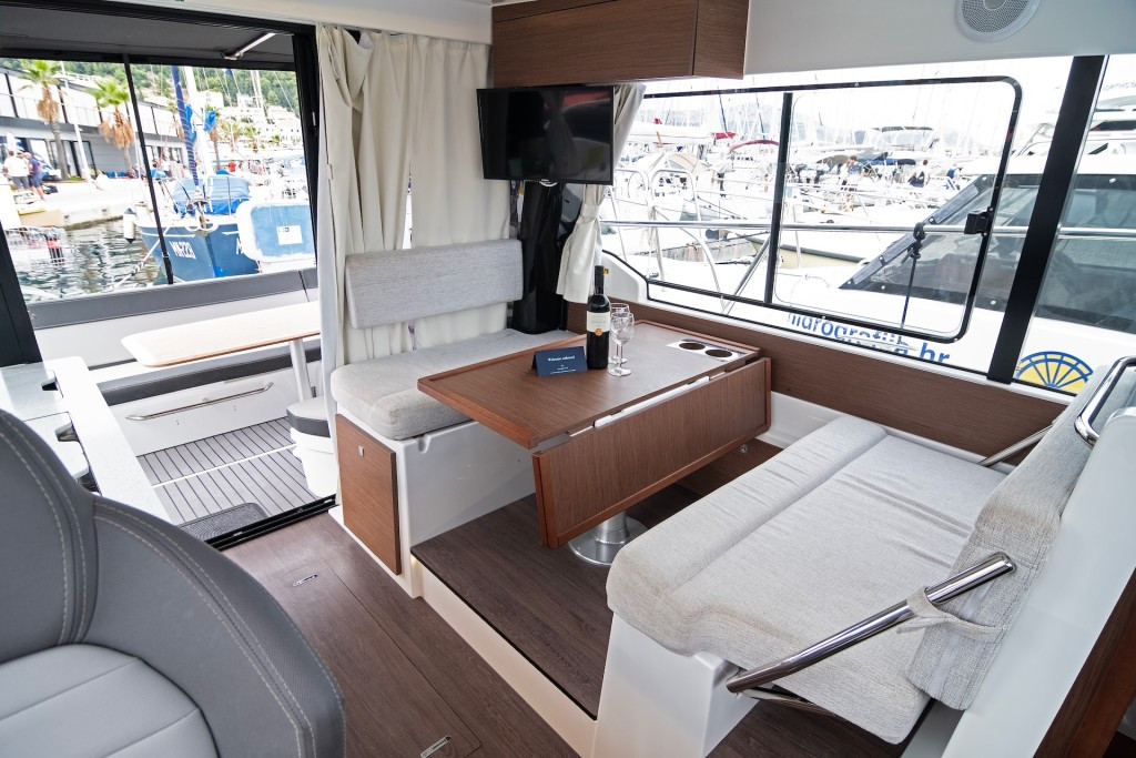 Yacht JEANNEAU - Merry Fisher 1095 "Lucky 7"