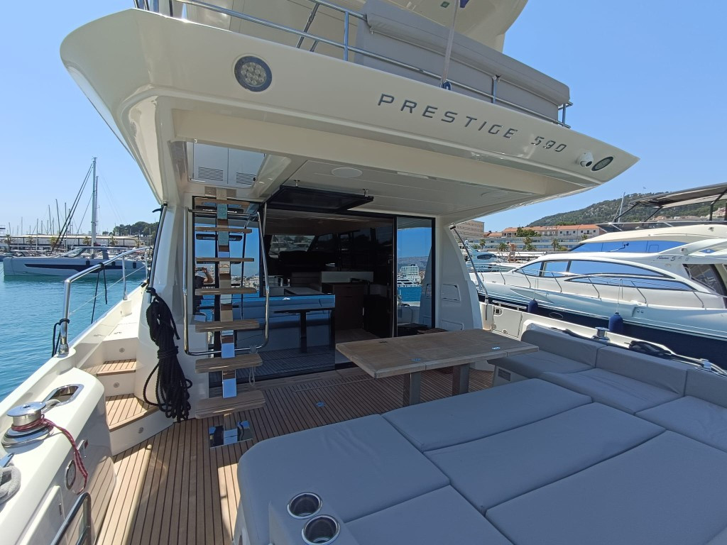Yacht JEANNEAU - Prestige 590 Fly "Tereza"