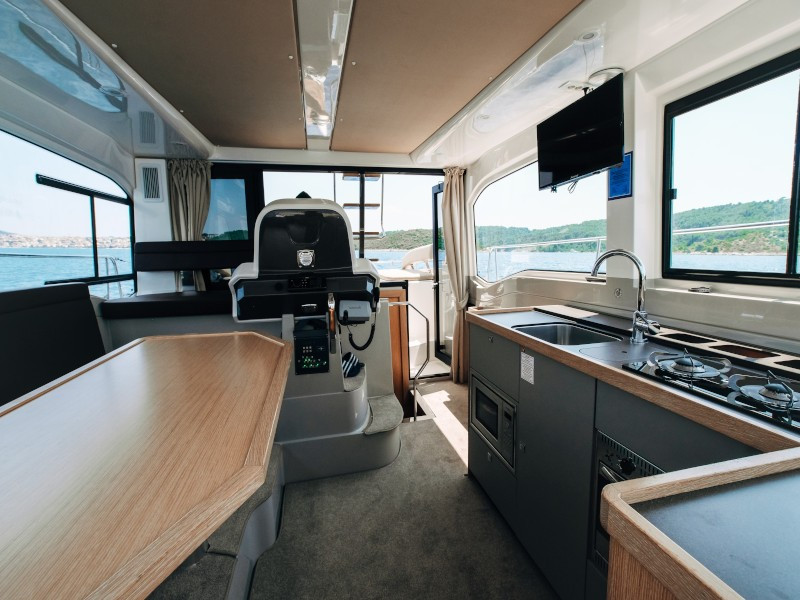 Yacht BAVARIA - E40 fly "Ivona"