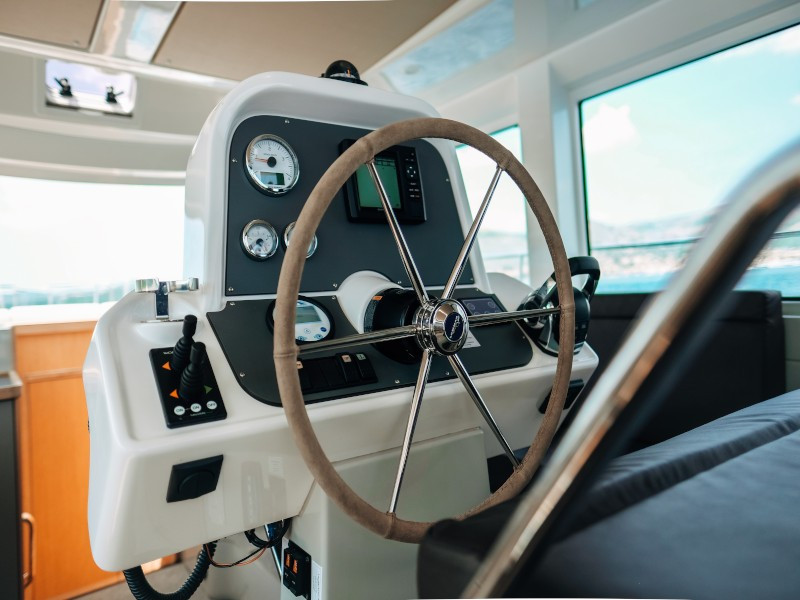 Yacht BAVARIA - E40 fly "Ivona"