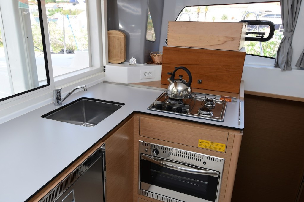 Yacht EXCESS-CATAMARANS - 12 "Silver Kiss"