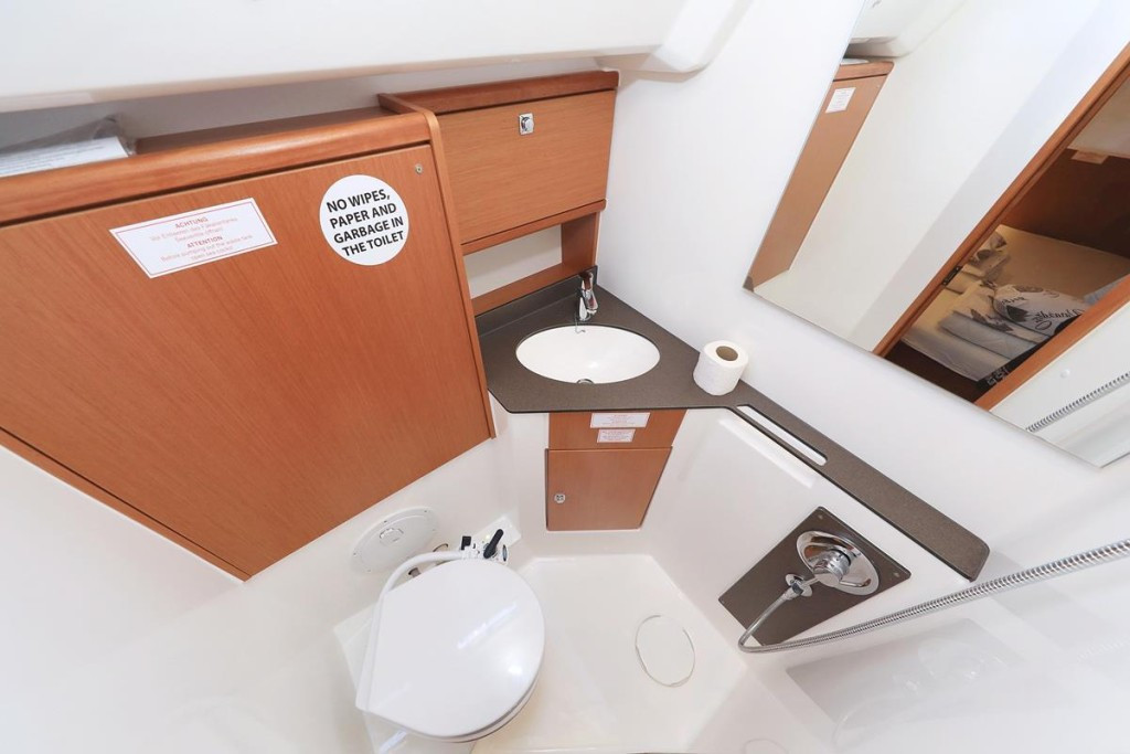 Yacht BAVARIA - Cruiser 46 "Angel"