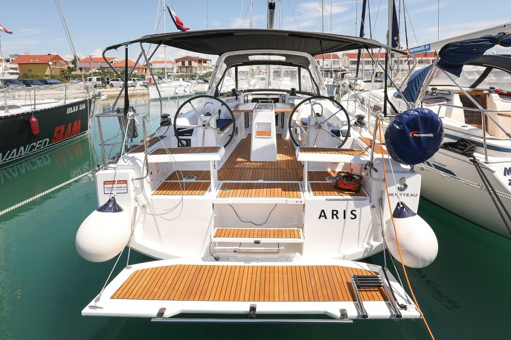 Yacht BENETEAU - Oceanis 35.1 "Aris"