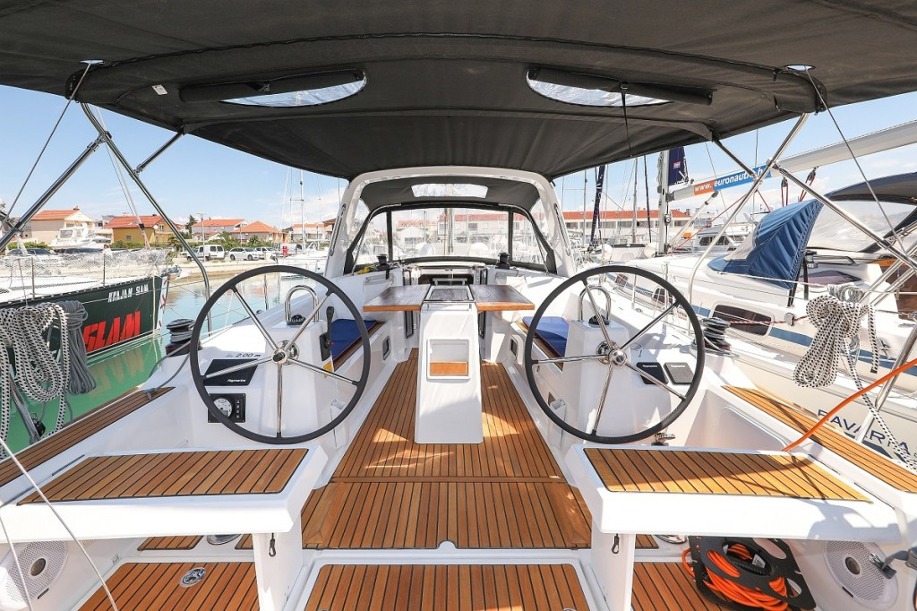 Yacht BENETEAU - Oceanis 35.1 "Aris"