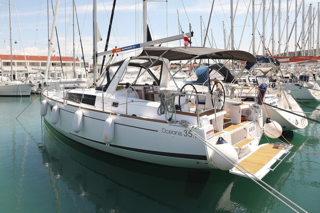 Yacht BENETEAU - Oceanis 35.1 "Aris"