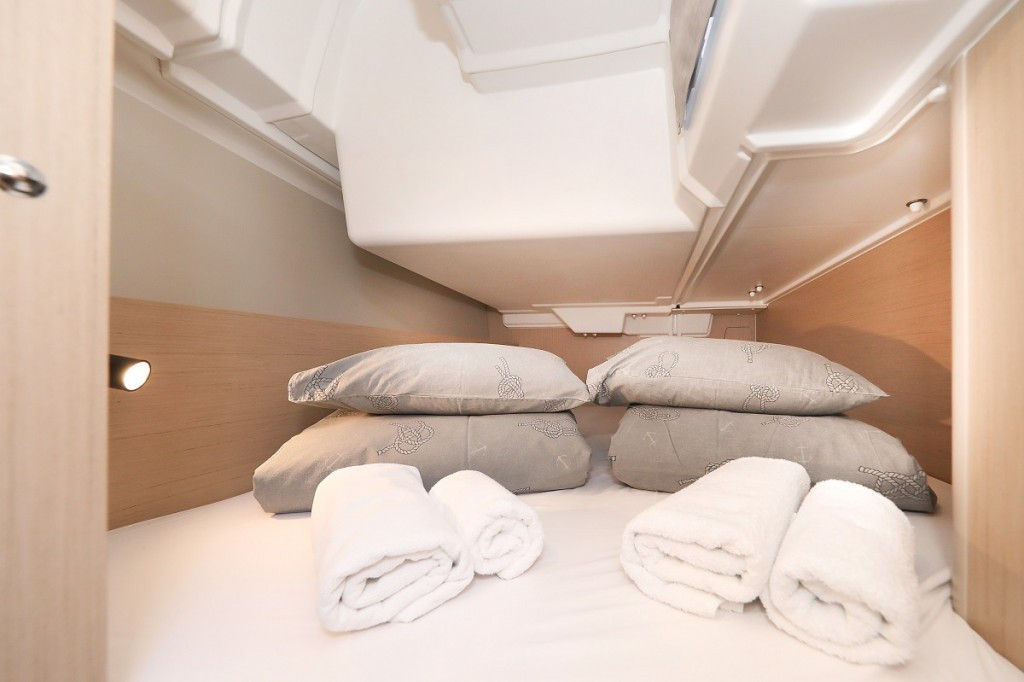 Yacht BENETEAU - Oceanis 35.1 "Aris"