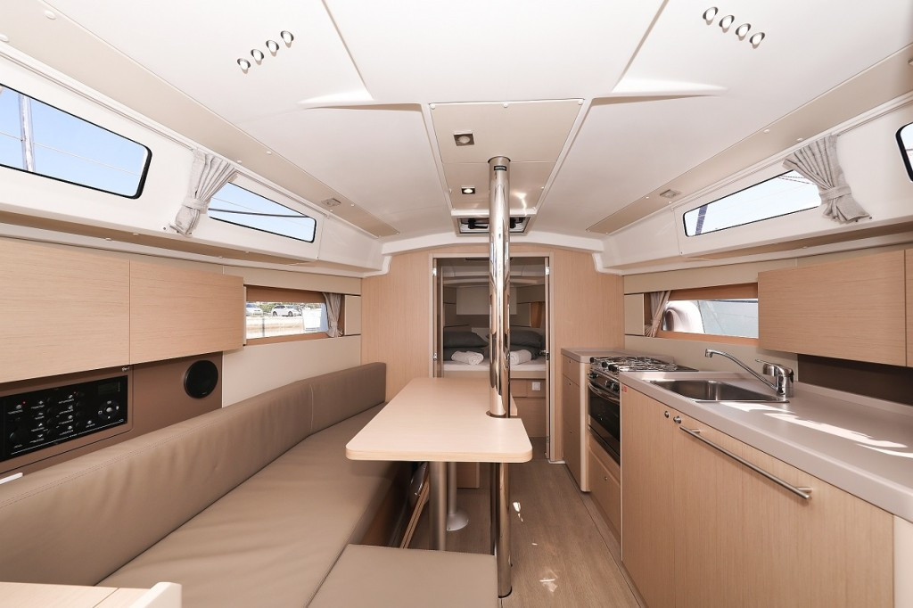 Yacht BENETEAU - Oceanis 35.1 "Aris"