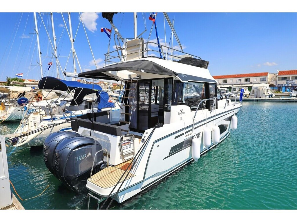 Yacht JEANNEAU - Merry Fisher 1095 Fly "Tana"