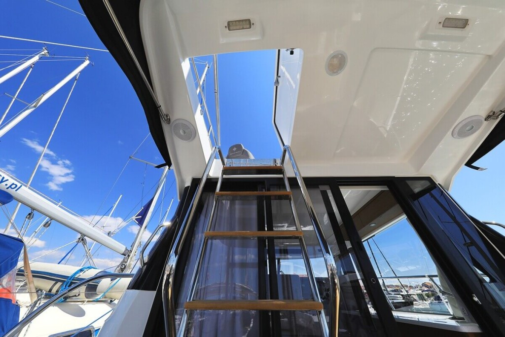 Yacht JEANNEAU - Merry Fisher 1095 Fly "Tana"