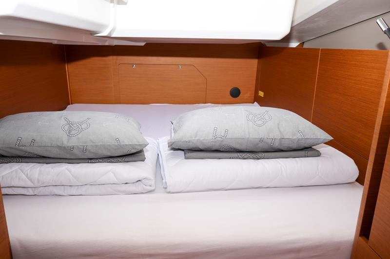 Yacht JEANNEAU - Sun Odyssey 440 "Ana"