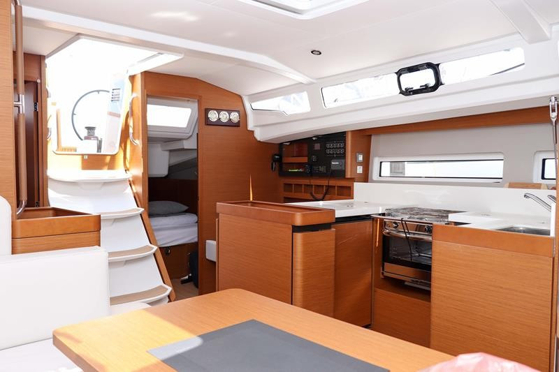 Yacht JEANNEAU - Sun Odyssey 440 "Ana"