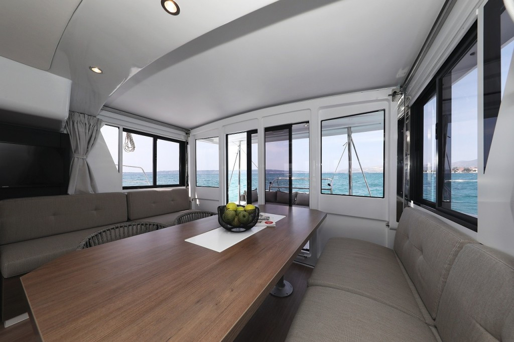 Yacht CATANA - Bali 4.2 "Holiday Inn"