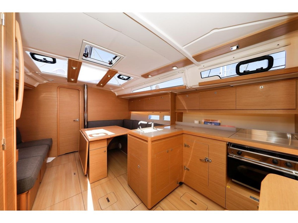 Yacht DUFOUR - 390 Grand Large "Nunet"