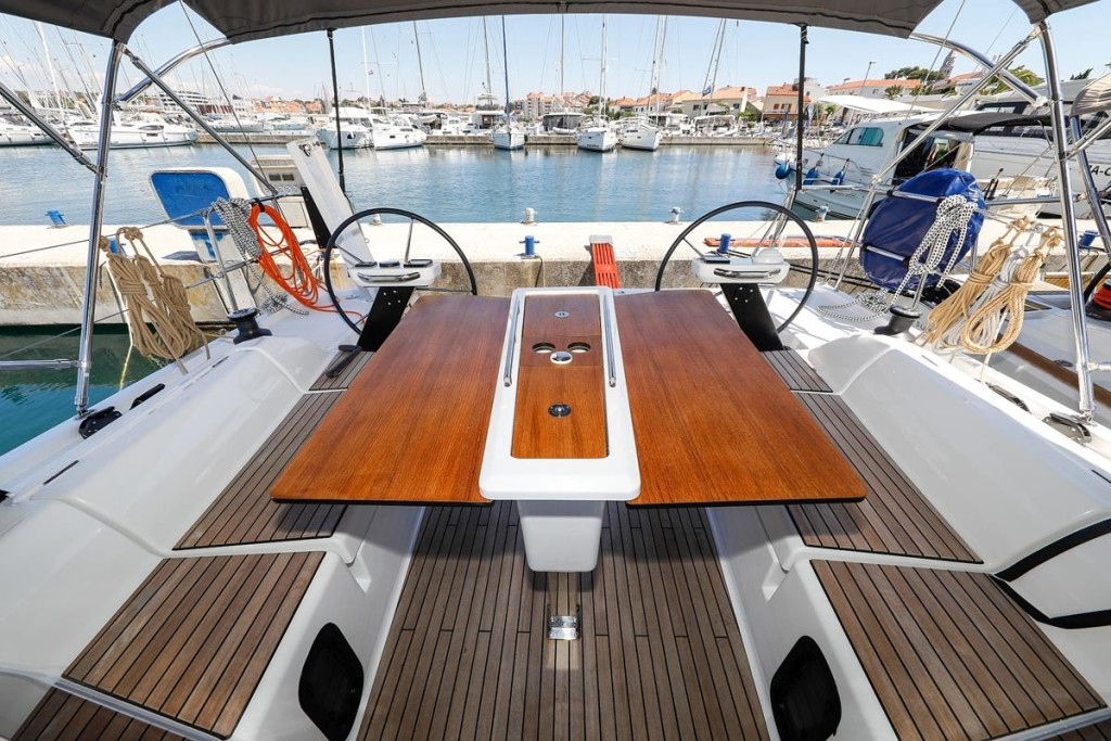 Yacht DUFOUR - 390 Grand Large "Nunet"
