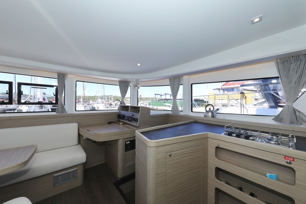 Yacht LAGOON - 42 "Sail la Vie"