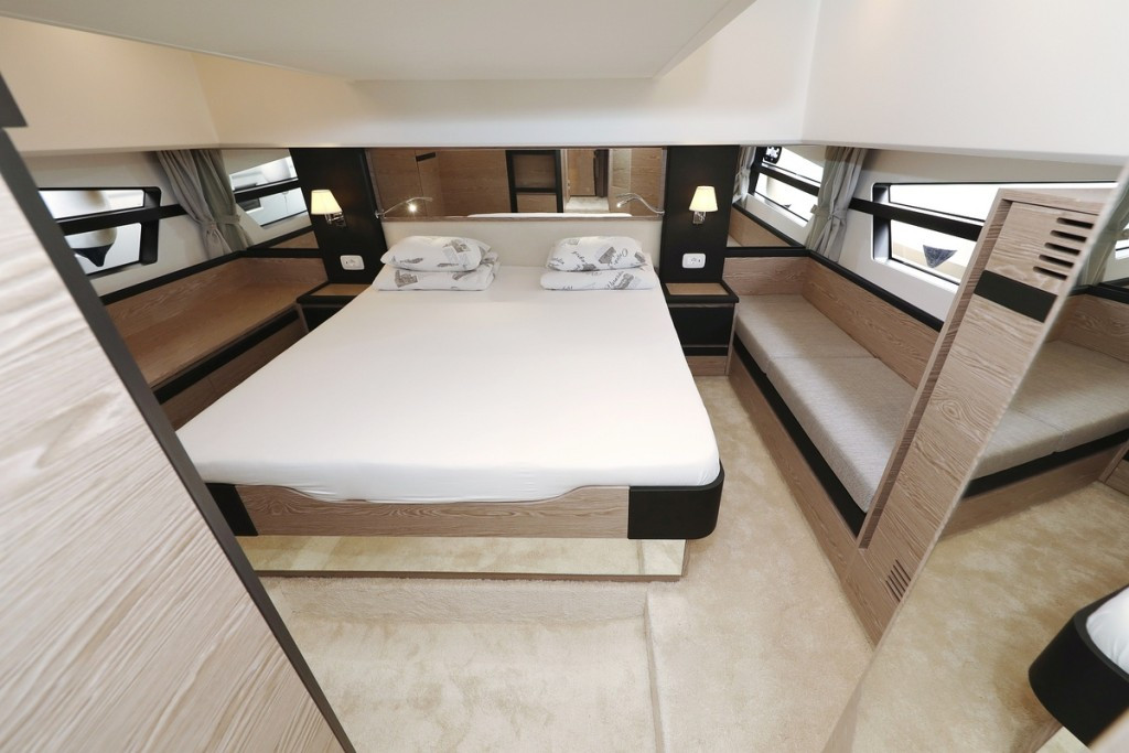 Yacht GREENLINE - 45 Fly "Chili"