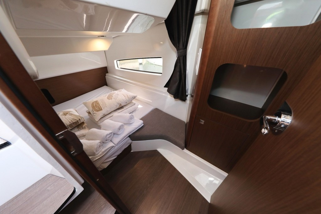 Yacht BENETEAU - Antares 9 OB "Aurora"