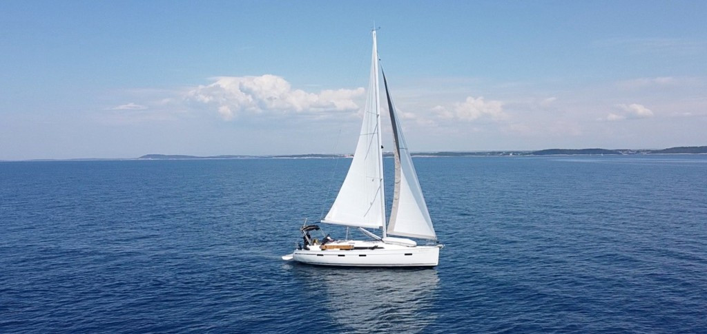 Yacht BAVARIA - Cruiser 41 "Raven"