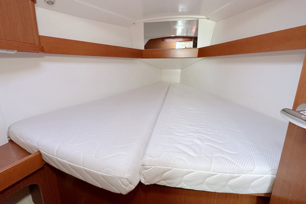 Yacht BENETEAU - Oceanis 34 "LL Skyhawk"