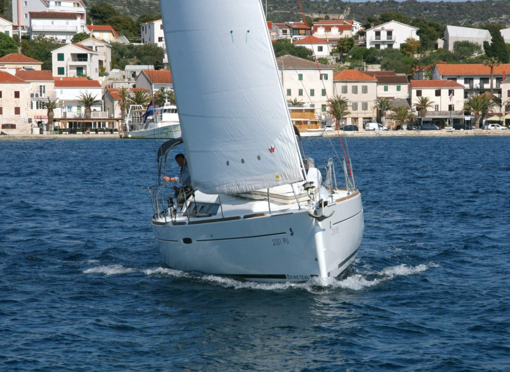 Yacht BENETEAU - Oceanis 34 "LL Skyhawk"