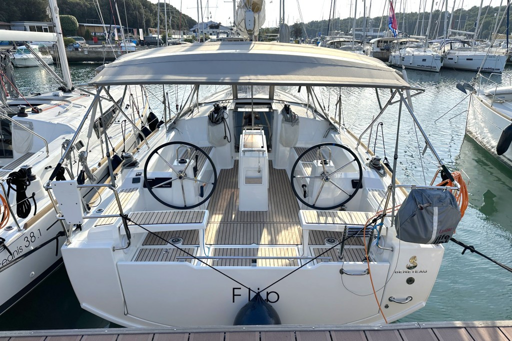 Yacht BENETEAU - Oceanis 38.1 "Flip"
