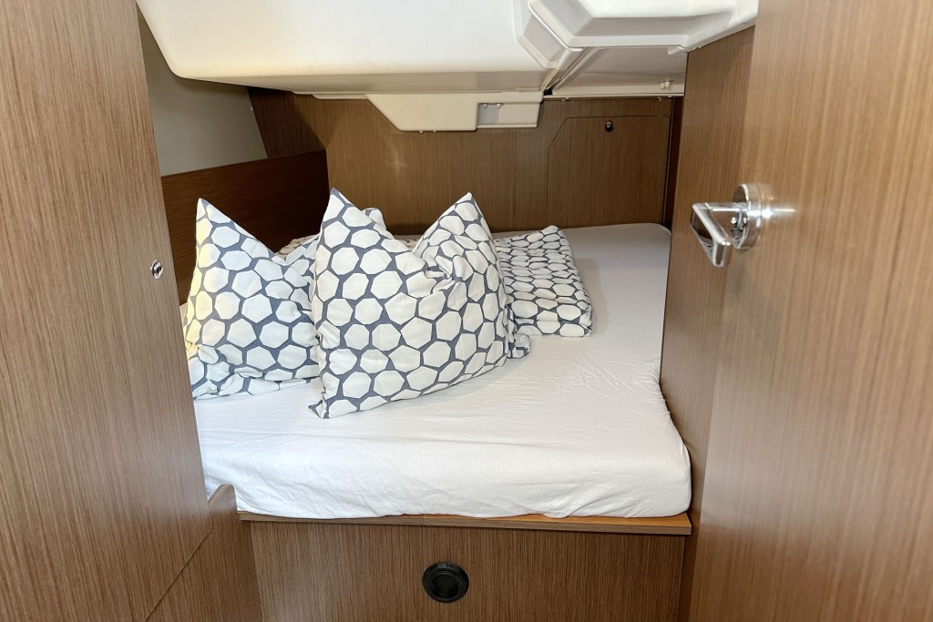 Yacht BENETEAU - Oceanis 38.1 "Flip"