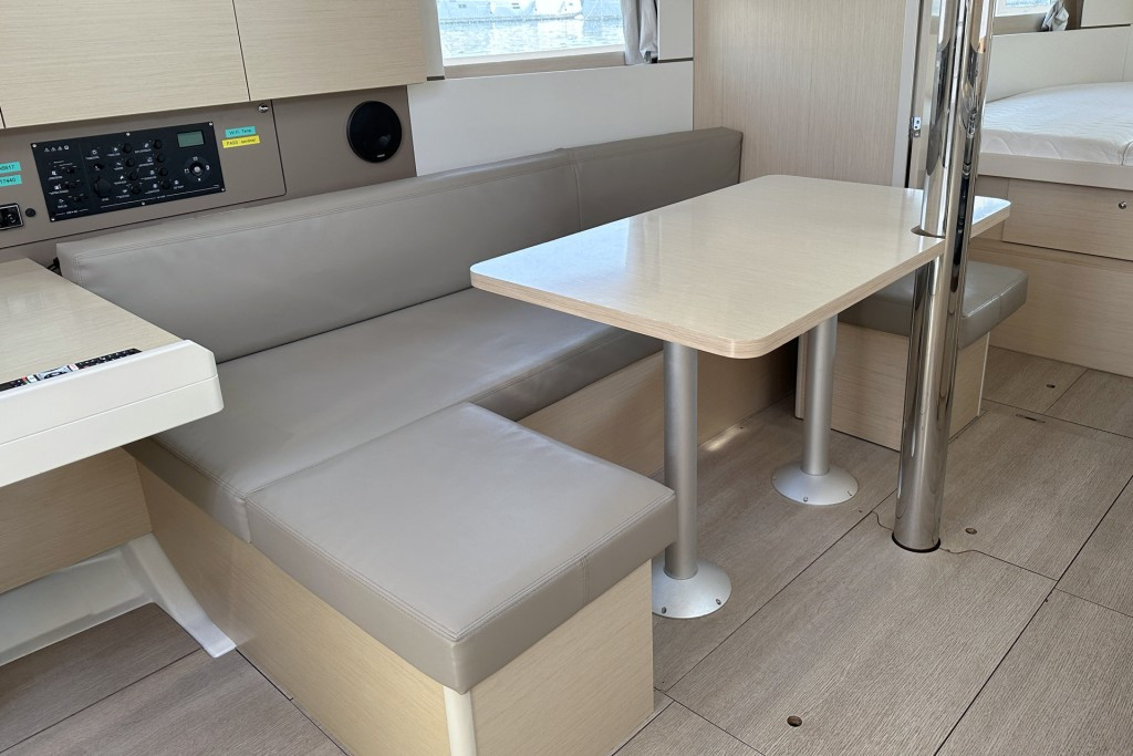 Yacht BENETEAU - Oceanis 38.1 "Tena"