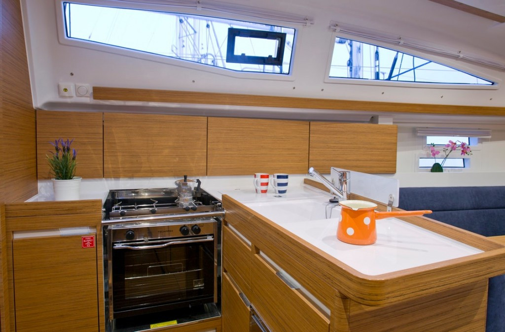 Yacht ELAN - Impression 35 "Essi"