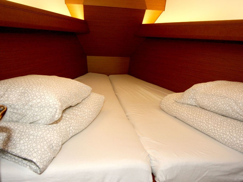 Yacht JEANNEAU - Sun Odyssey 389 "Tara"