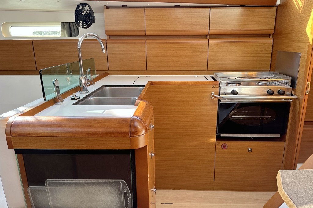 Yacht JEANNEAU - Sun Odyssey 419 "Happy Welcome"