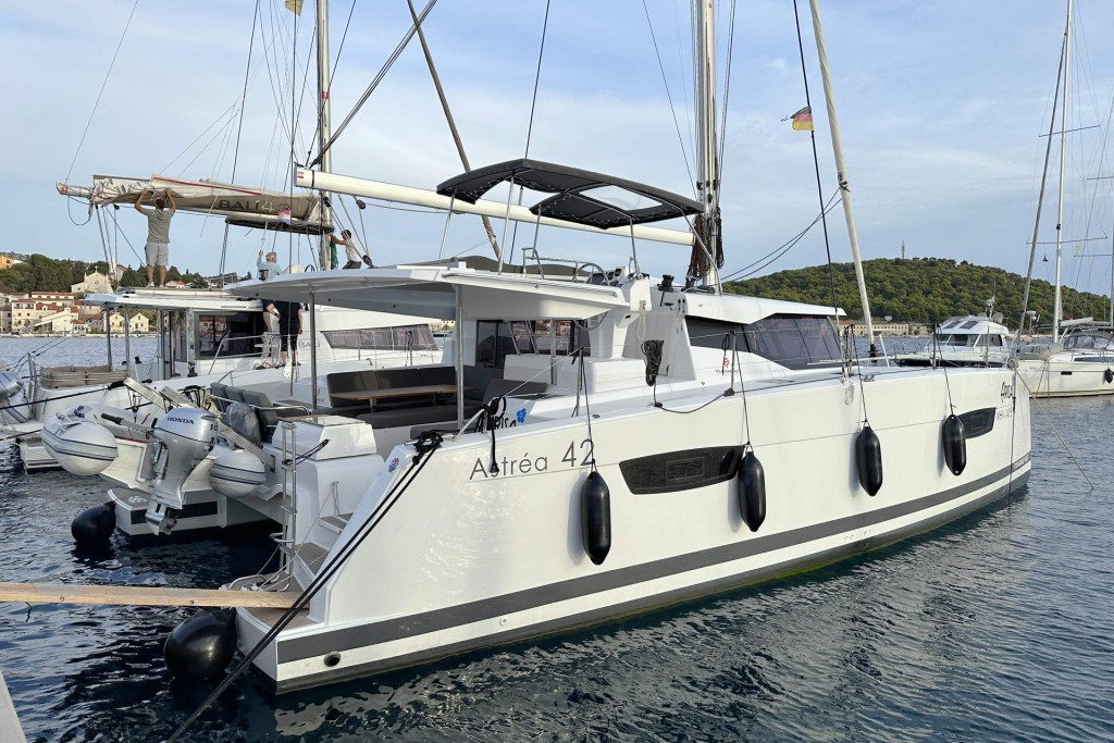 Yacht FOUNTAINE PAJOT - Astrea 42 "Arisa"