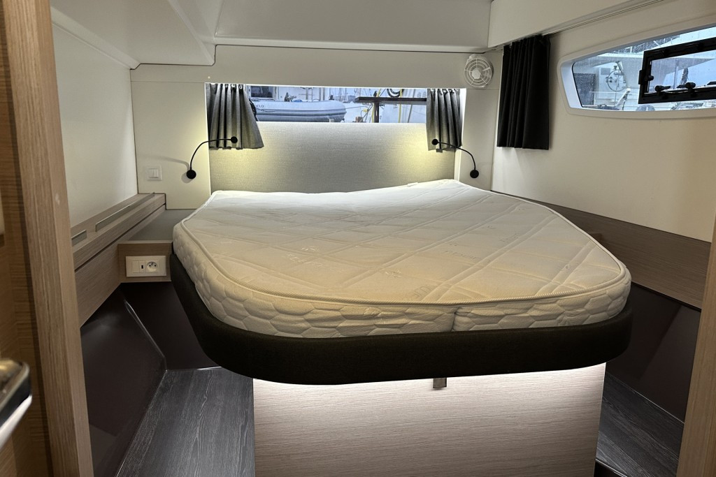 Yacht FOUNTAINE PAJOT - Astrea 42 "Arisa"