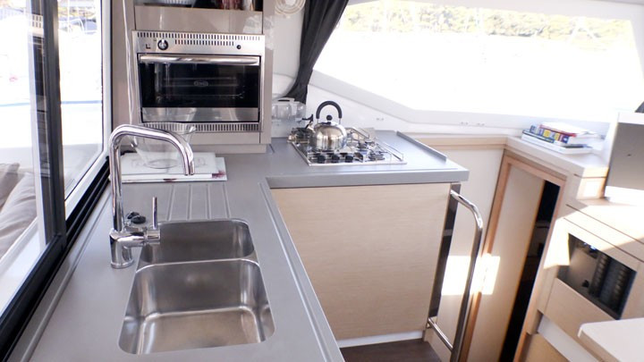 Yacht FOUNTAINE PAJOT - Lucia 40 "Leon"