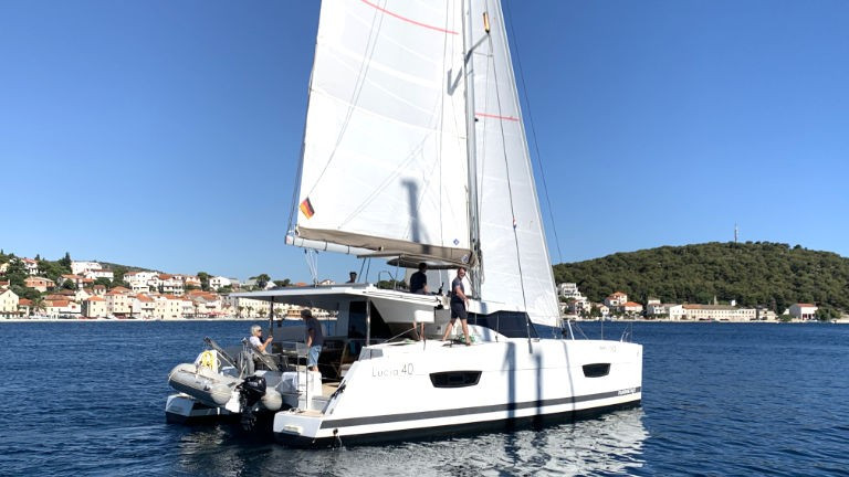 Yacht FOUNTAINE PAJOT - Lucia 40 "Leon"