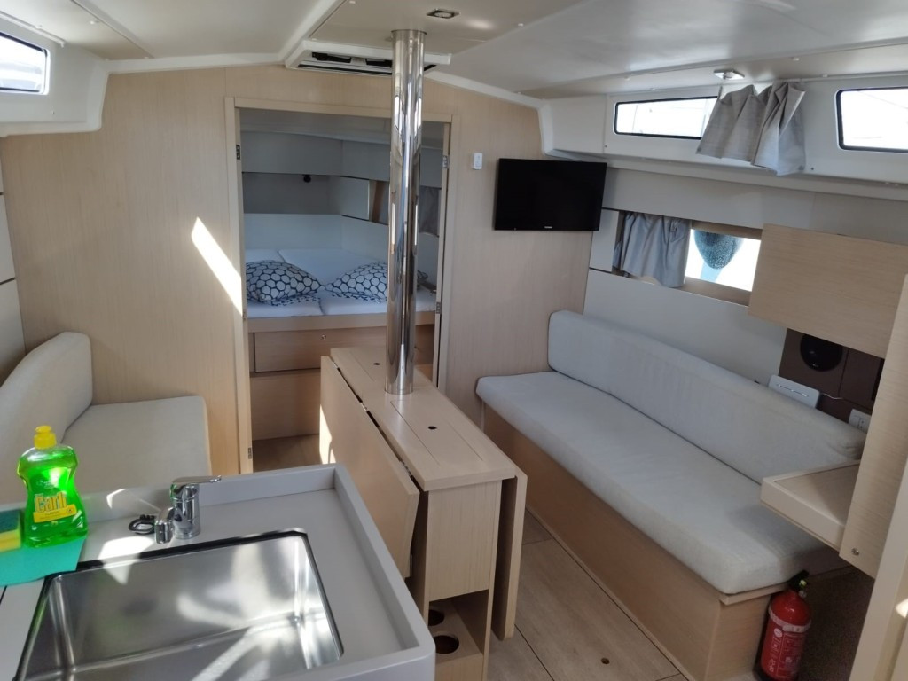 Yacht BENETEAU - Oceanis 38.1 "Lukas"