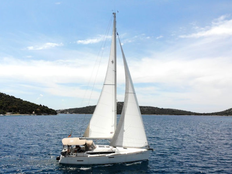 Yacht JEANNEAU - Sun Odyssey 389 "Amadeus"