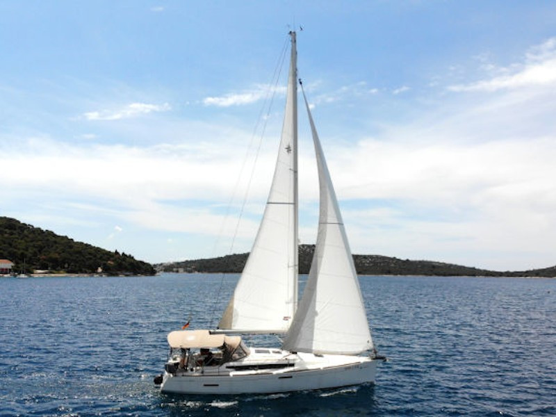 Yacht JEANNEAU - Sun Odyssey 389 "Amadeus"