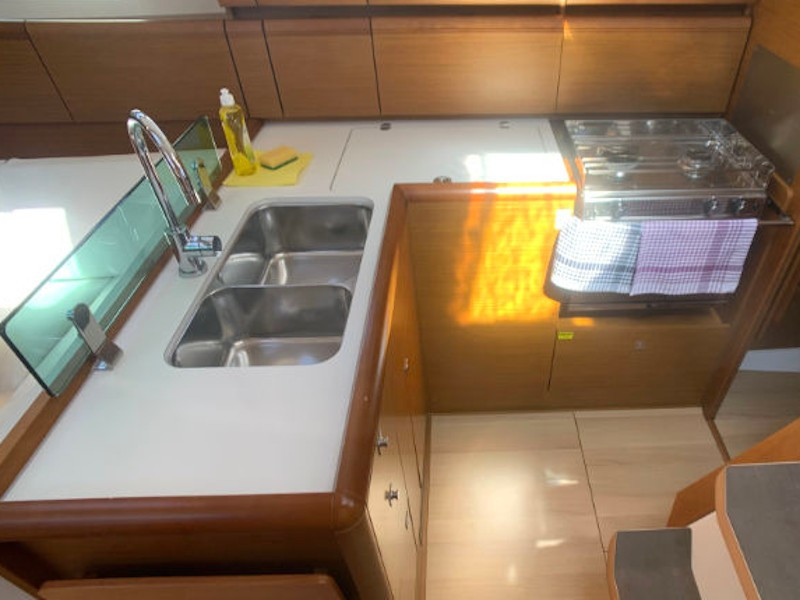 Yacht JEANNEAU - Sun Odyssey 389 "Amadeus"