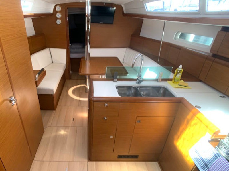 Yacht JEANNEAU - Sun Odyssey 389 "Amadeus"