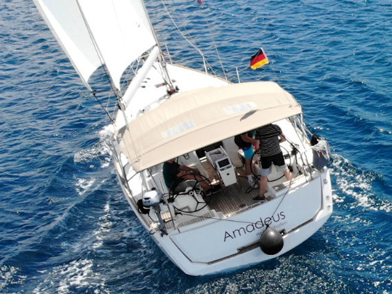 Yacht JEANNEAU - Sun Odyssey 389 "Amadeus"