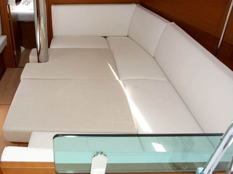 Yacht JEANNEAU - Sun Odyssey 389 "Amadeus"