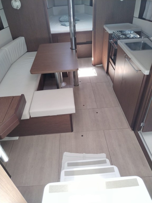 Yacht BENETEAU - Oceanis 38.1 "Diana"