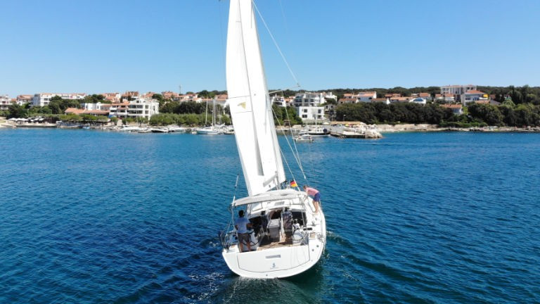 Yacht BENETEAU - Oceanis 41.1 "Pauline"