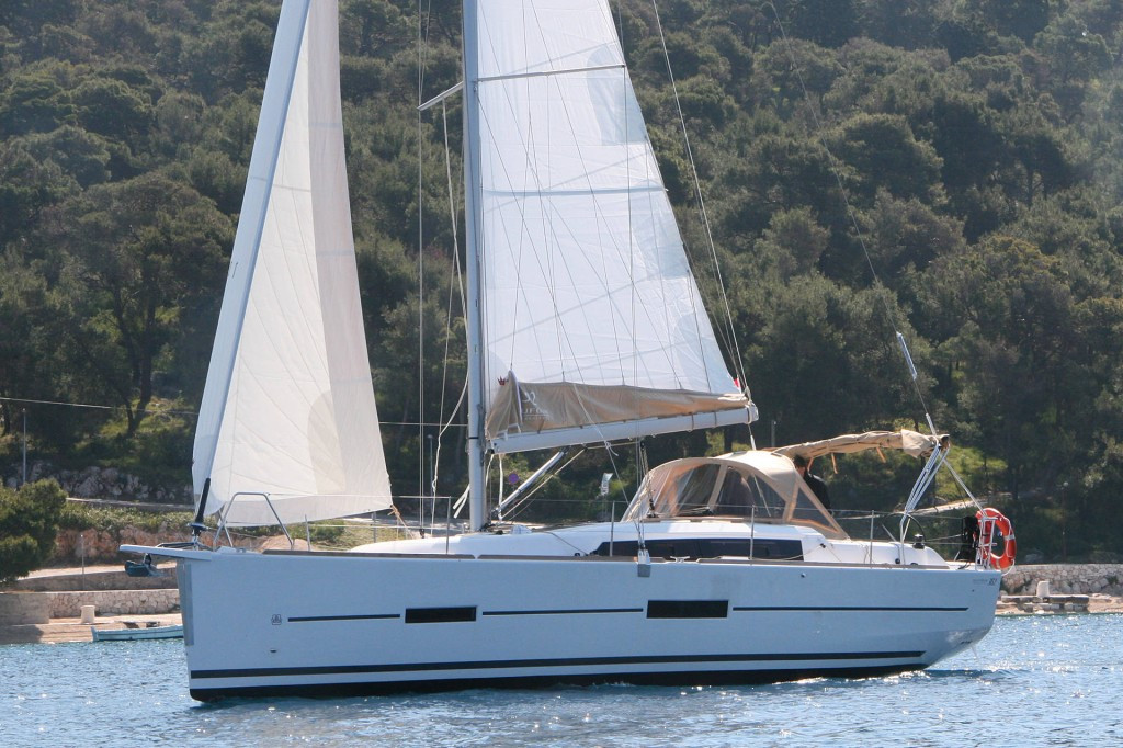 Yacht DUFOUR - 382 Grand Large "Henry"