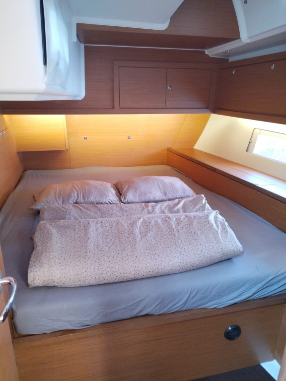 Yacht DUFOUR - 470 "Asterix"