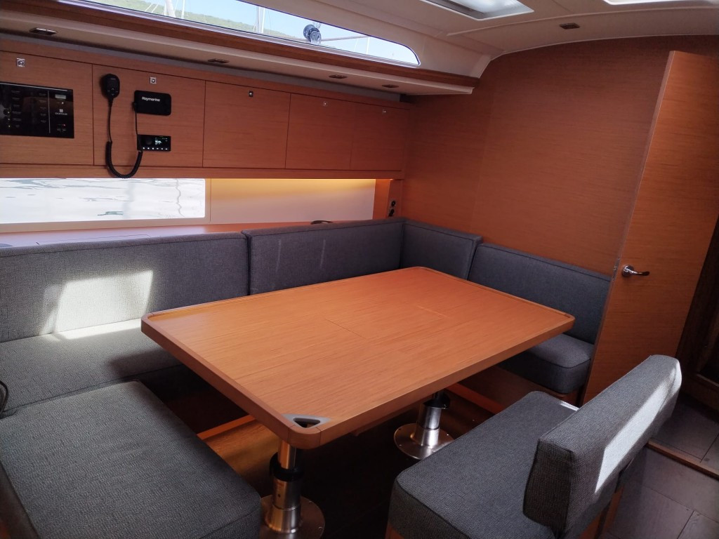 Yacht DUFOUR - 470 "Asterix"