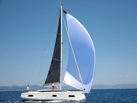 Yacht BAVARIA - C38 "Alegria"
