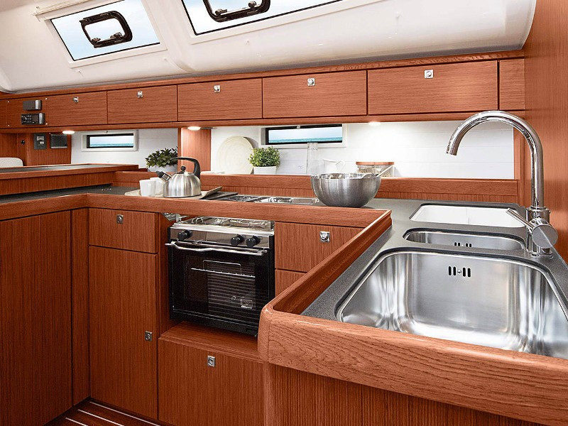 Yacht BAVARIA - Cruiser 51 "Jozefina"