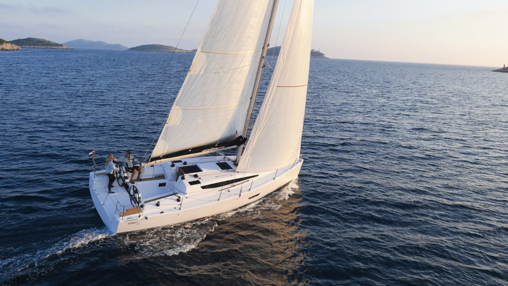 Yacht ELAN - E4 "Luna"